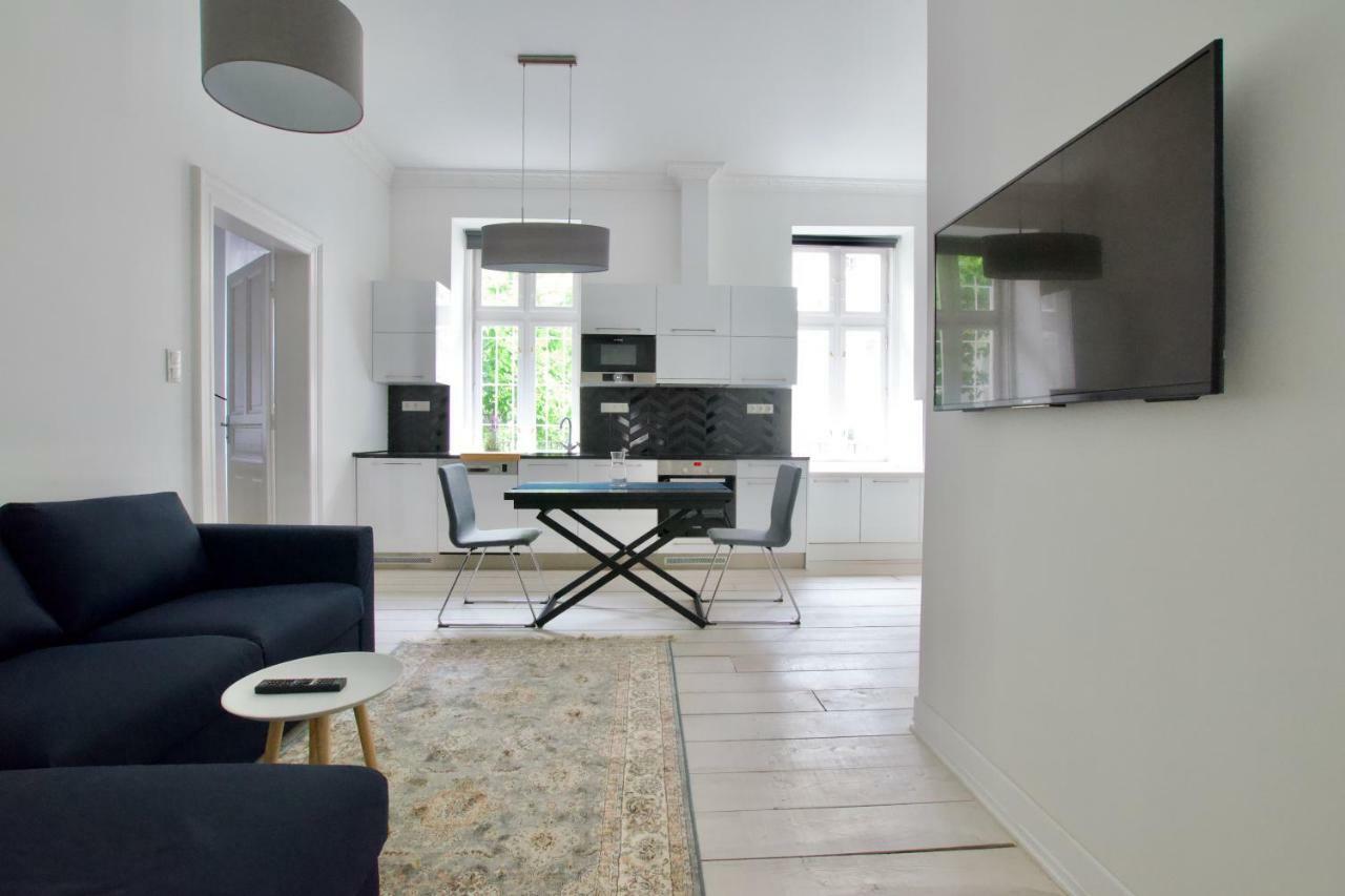 Luxury Apartment By Hi5 - Oktober 6 Street Budapest Bagian luar foto